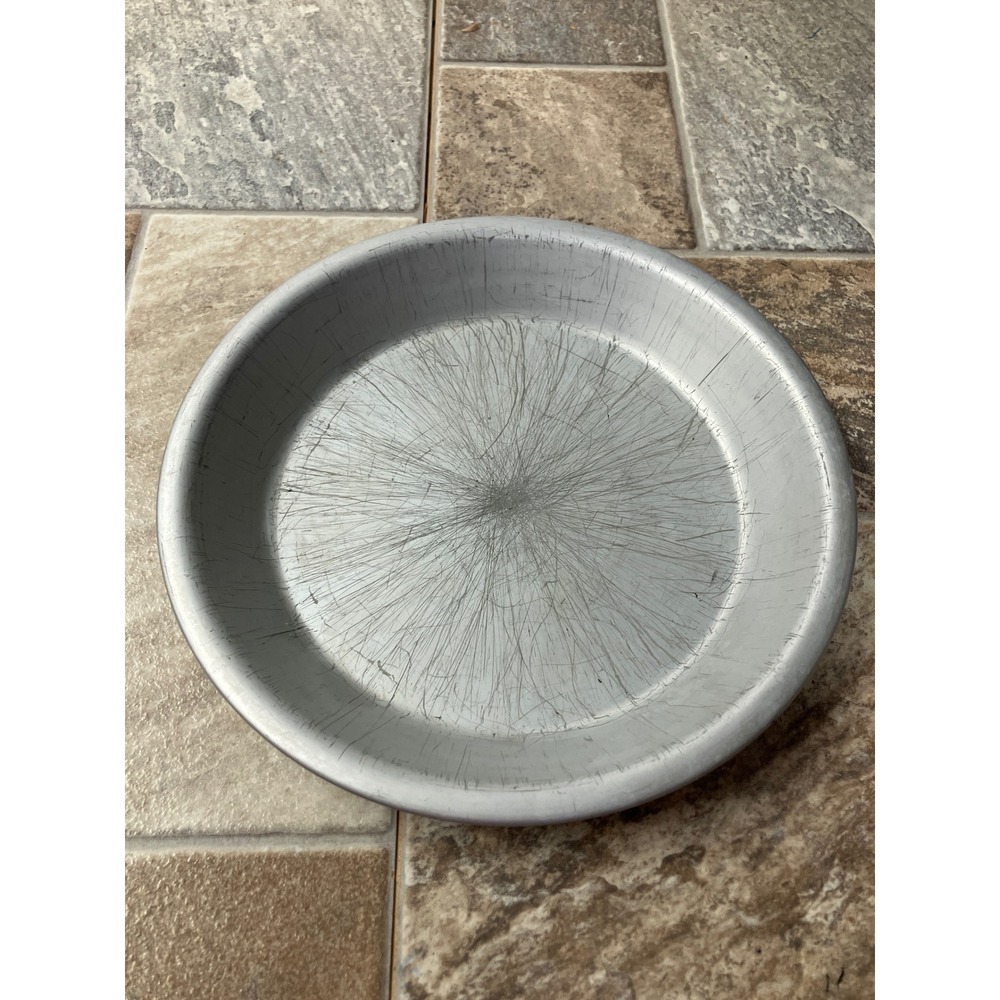 Vintage Wear-Ever Aluminum Pie Pan 9 Inch Round USA No 2844 Silver Baking Tin